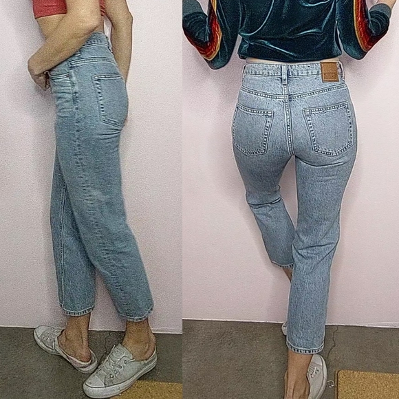 Weekday Voyage wideleg crop mom jeans med wash 25 - Picture 4 of 4